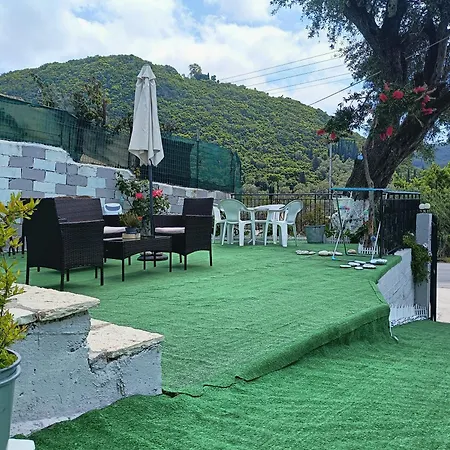 Aggelikas Apartamento *